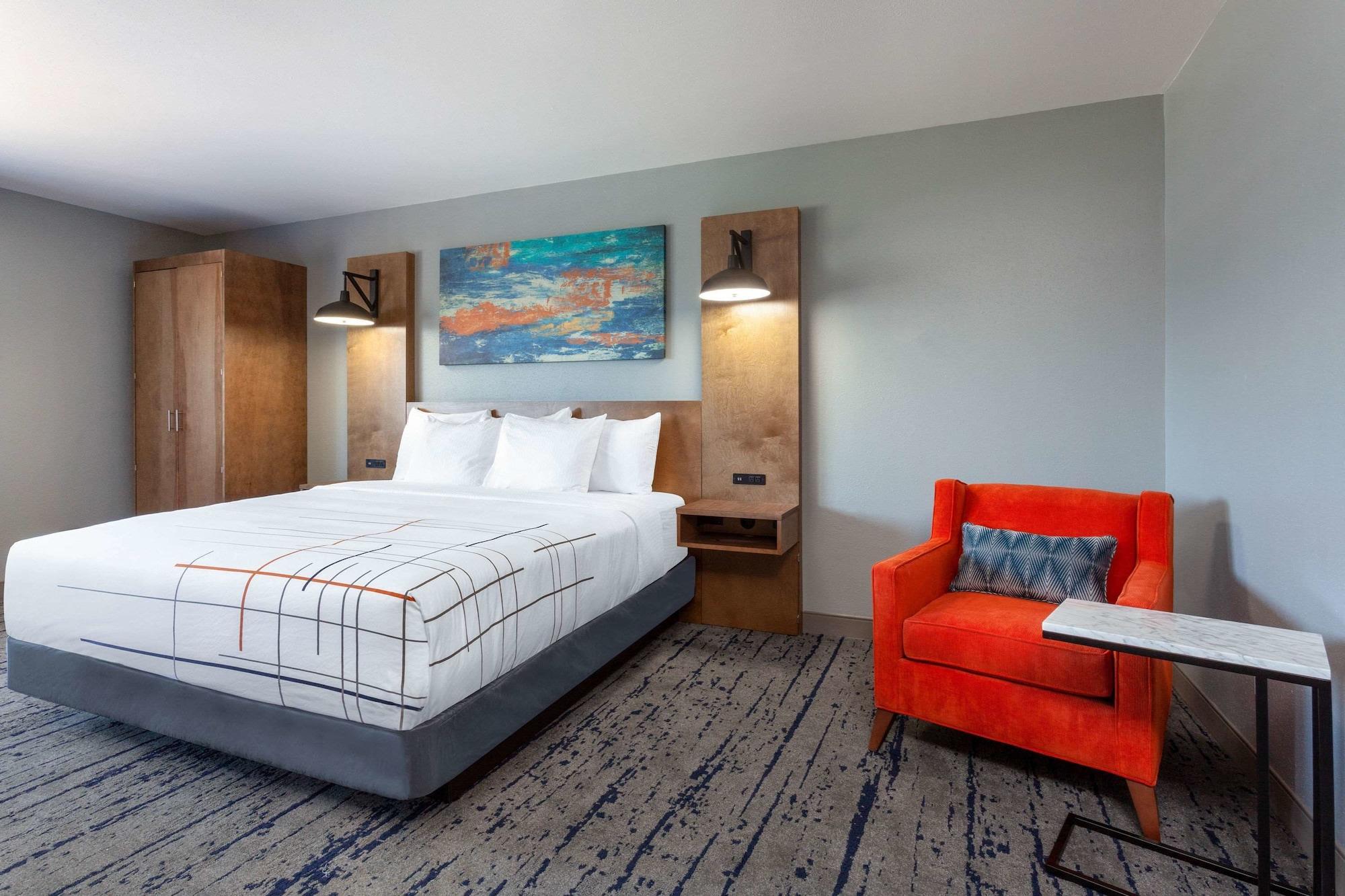 Отель La Quinta By Wyndham Ft. Myers - Sanibel Gateway Форт Майерс Экстерьер фото