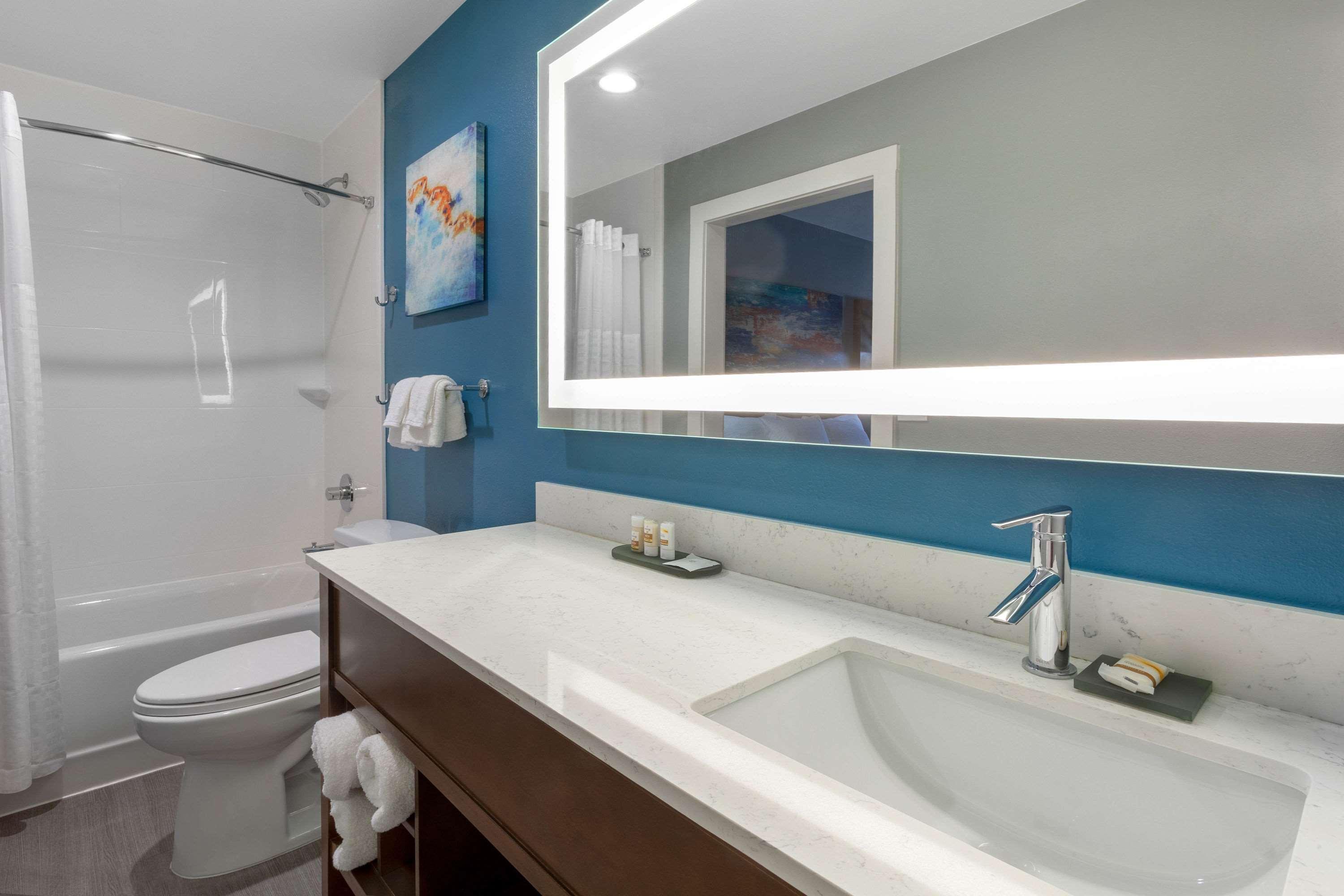 Отель La Quinta By Wyndham Ft. Myers - Sanibel Gateway Форт Майерс Экстерьер фото