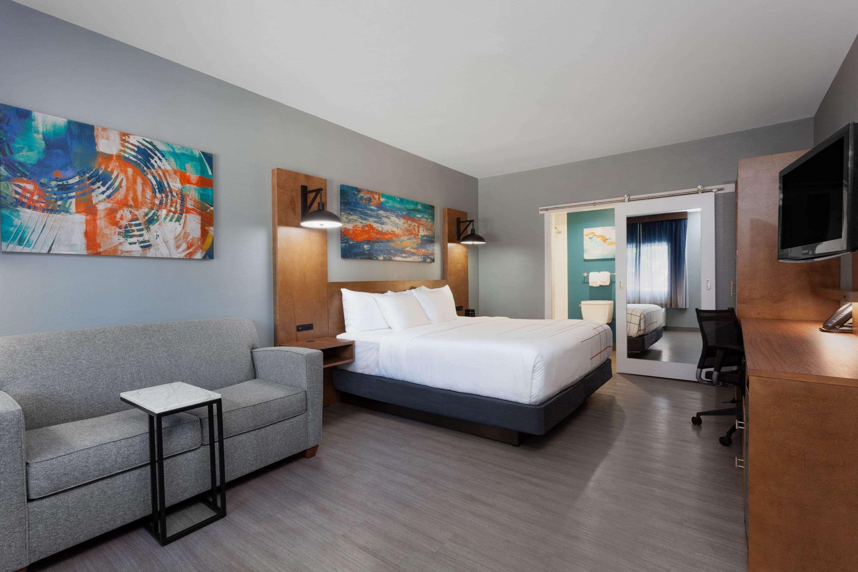 Отель La Quinta By Wyndham Ft. Myers - Sanibel Gateway Форт Майерс Экстерьер фото