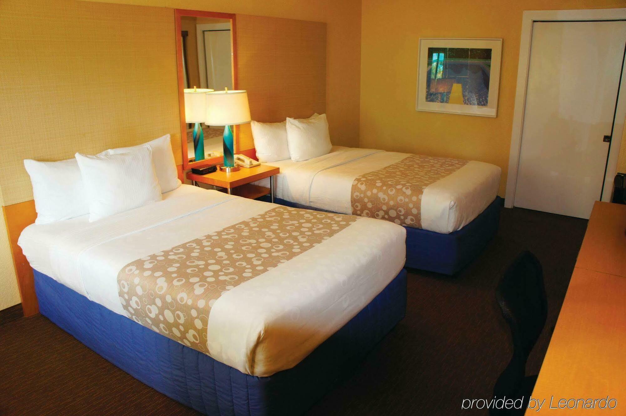 Отель La Quinta By Wyndham Ft. Myers - Sanibel Gateway Форт Майерс Экстерьер фото
